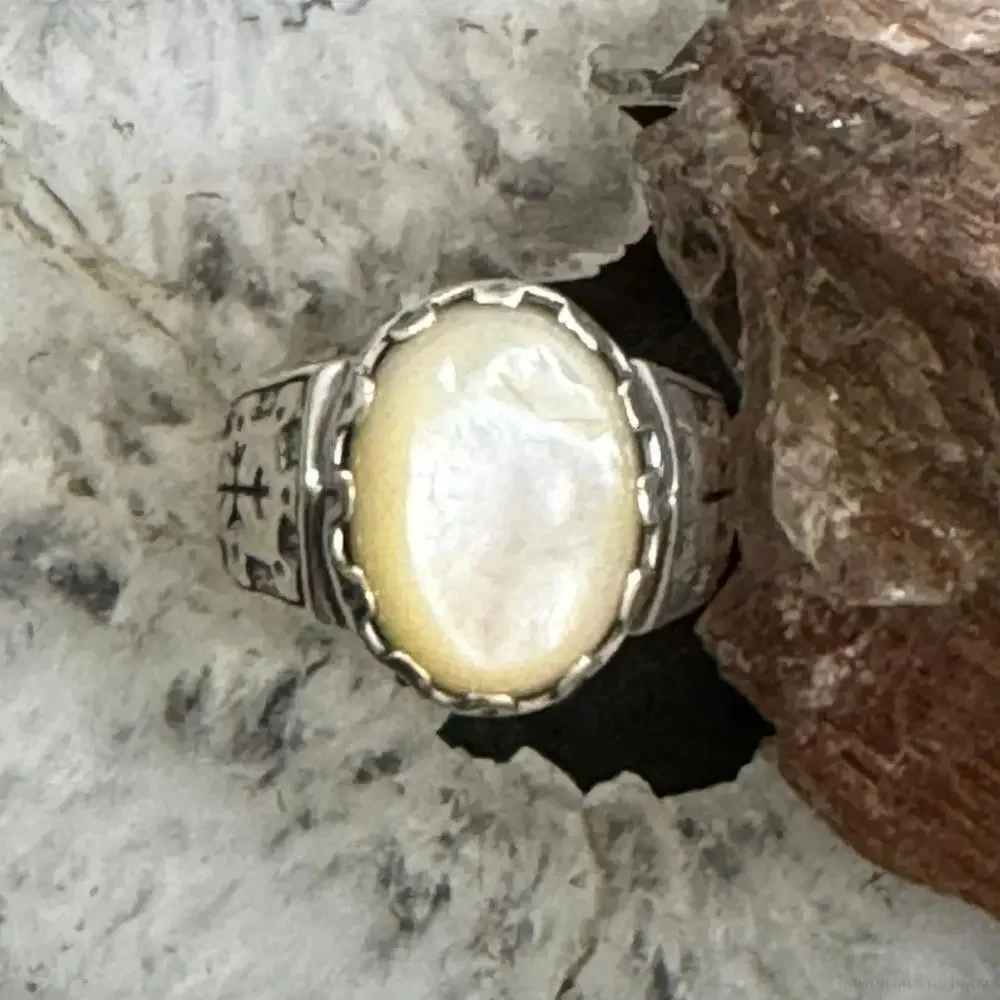 Carolyn Pollack Sterling Oval Mother of Pearl Decorated Shield Ring For Women